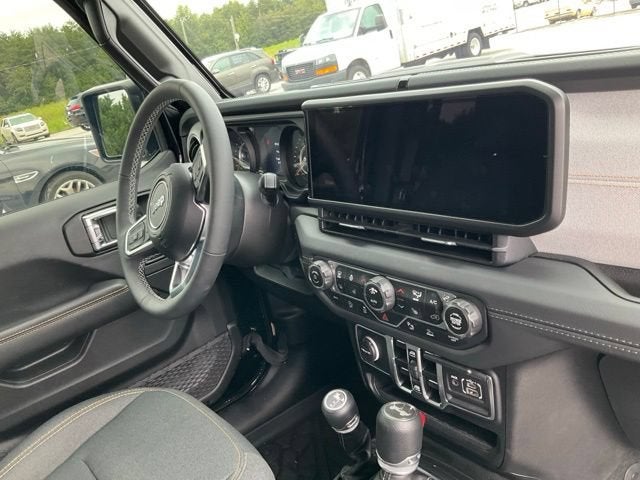 2025 Jeep Wrangler 4-Door Sahara 4x4