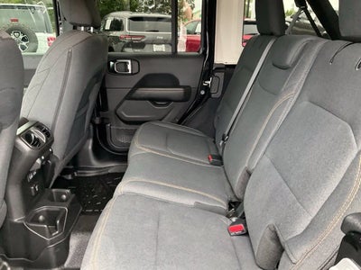 2025 Jeep Wrangler 4-Door Sahara 4x4