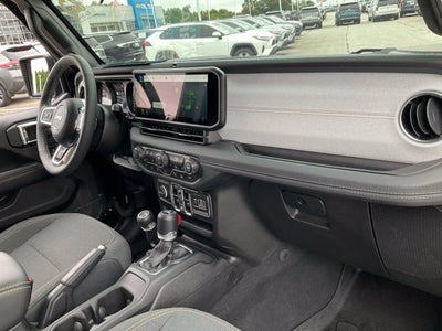 2025 Jeep Wrangler 4-Door Sahara 4x4