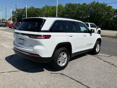 2023 Jeep Grand Cherokee Laredo 4x4