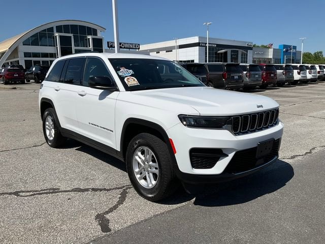 2023 Jeep Grand Cherokee Laredo 4x4