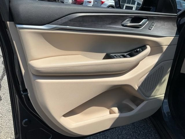 2025 Jeep Grand Cherokee L Limited 4x4