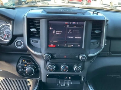 2022 RAM 1500 Big Horn Crew Cab 4x4 5'7" Box