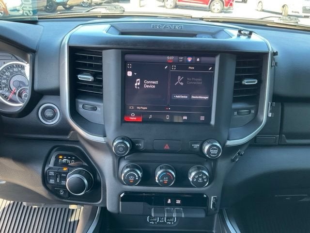 2022 RAM 1500 Big Horn Crew Cab 4x4 5'7" Box