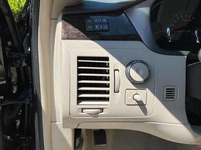 2011 Cadillac DTS Base