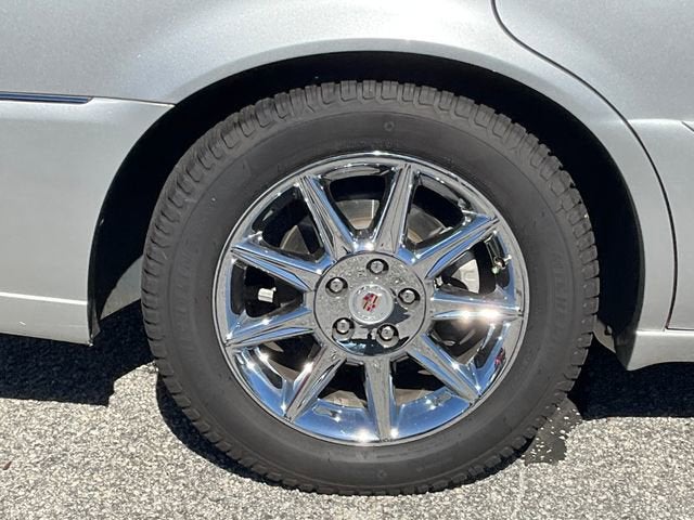 2011 Cadillac DTS Luxury Collection