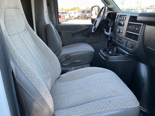 2022 GMC Savana Cutaway 3500 Gas