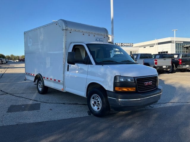 2022 GMC Savana Cutaway 3500 Gas