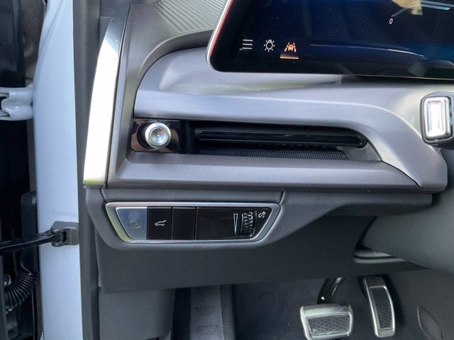 2027 Cadillac VISTIQ Luxury