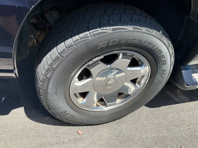 2005 Cadillac Escalade Standard
