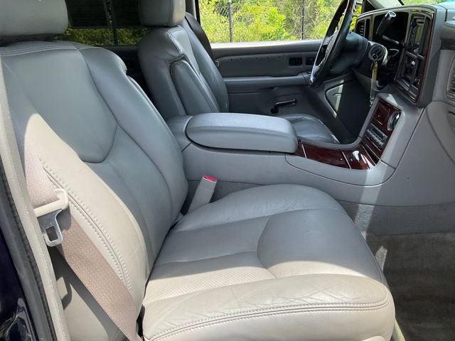 2005 Cadillac Escalade Standard