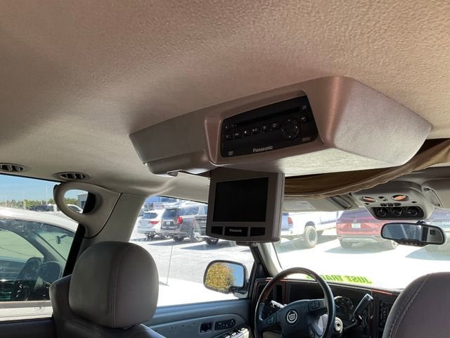 2005 Cadillac Escalade Standard