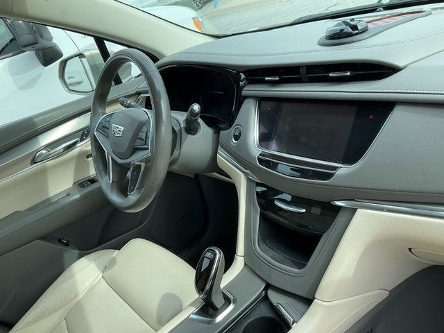 2017 Cadillac XT5 Premium Luxury FWD