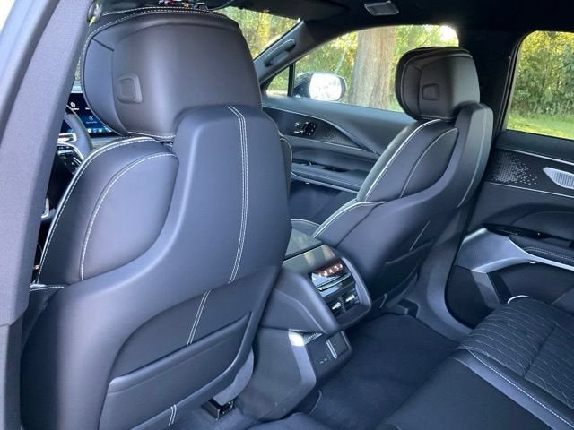 2027 Cadillac LYRIQ Signature Luxury