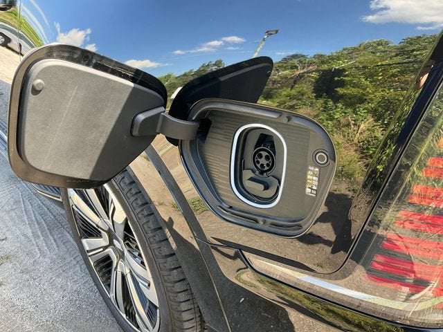 2025 Cadillac ESCALADE IQ Luxury 2