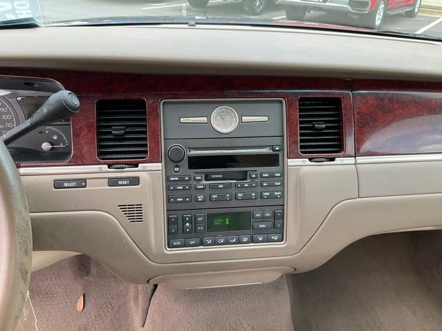 2003 Lincoln Town Car Executive