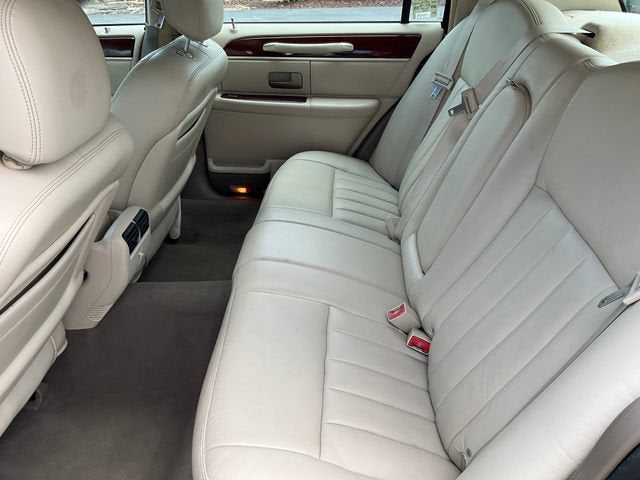 2003 Lincoln Town Car Executive