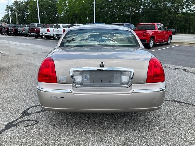 2003 Lincoln Town Car Executive