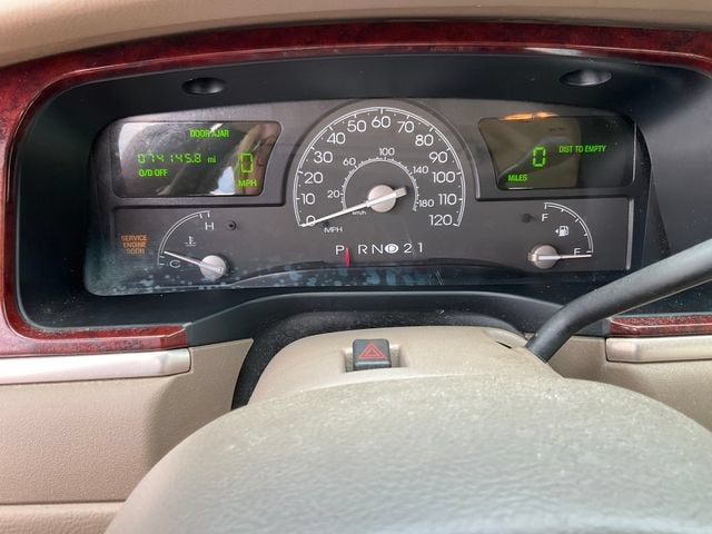 2003 Lincoln Town Car Executive