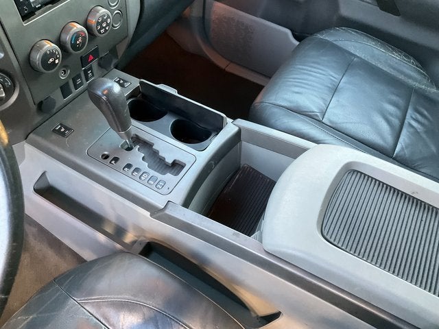 2004 Nissan Titan LE