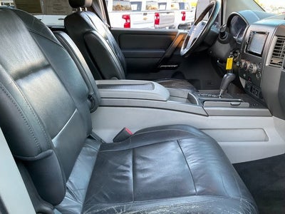 2004 Nissan Titan LE