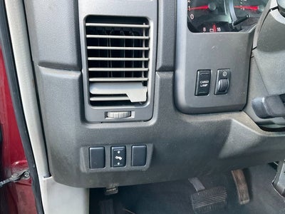 2004 Nissan Titan LE