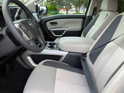 2024 Nissan Titan SV