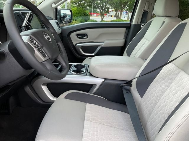 2024 Nissan Titan SV