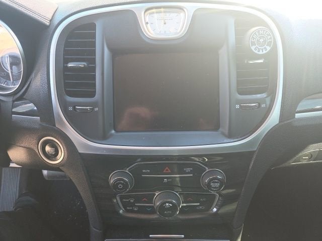 2018 Chrysler 300 Touring