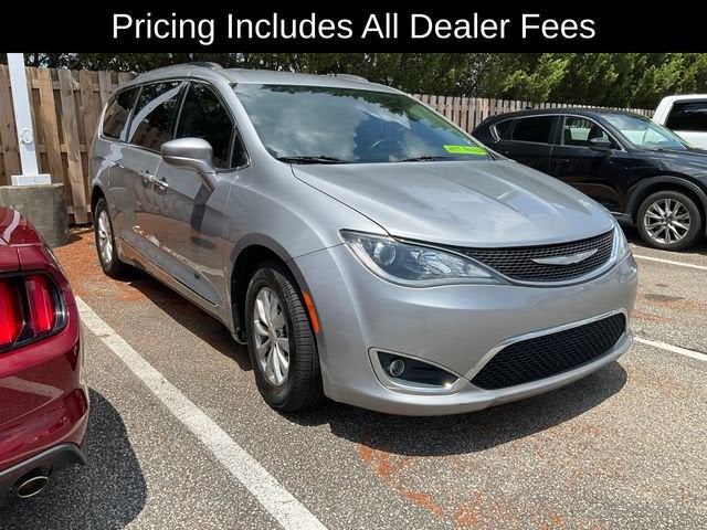 2017 Chrysler Pacifica Touring-L