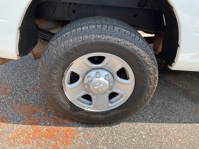 2017 RAM 3500 Tradesman Crew Cab 4x2 6'4" Box