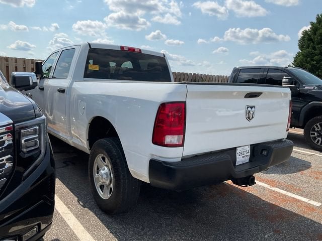 2017 RAM 3500 Tradesman Crew Cab 4x2 6'4" Box