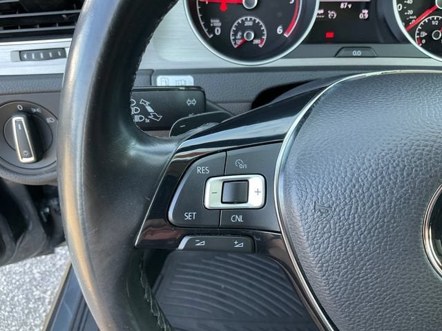 2015 Volkswagen Golf TDI S 4-Door