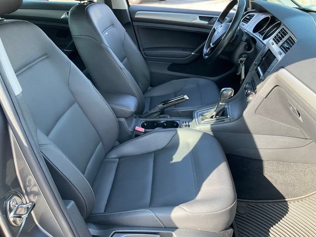 2015 Volkswagen Golf TDI S 4-Door