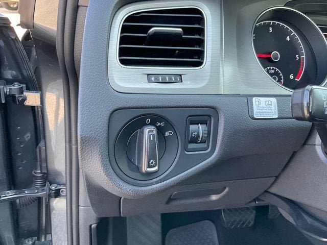 2015 Volkswagen Golf TDI S 4-Door