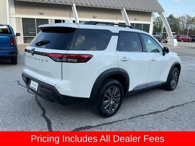 2025 Nissan Pathfinder SV