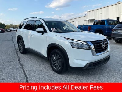 2025 Nissan Pathfinder SV