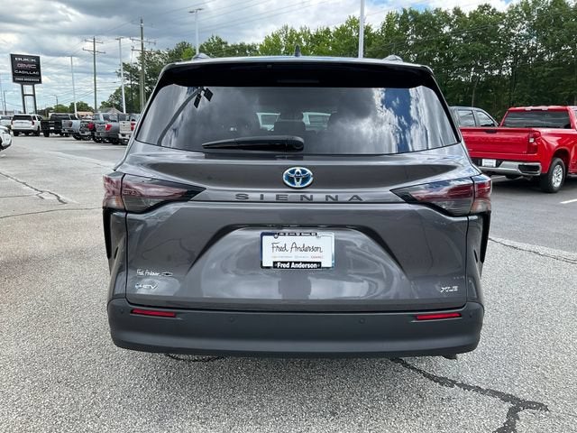 2025 Toyota Sienna XLE