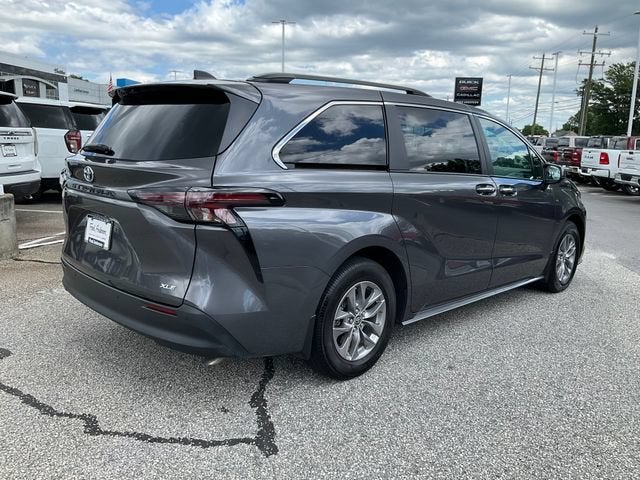 2025 Toyota Sienna XLE