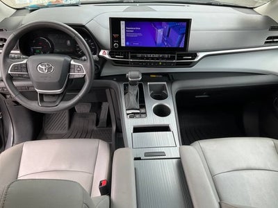 2025 Toyota Sienna XLE