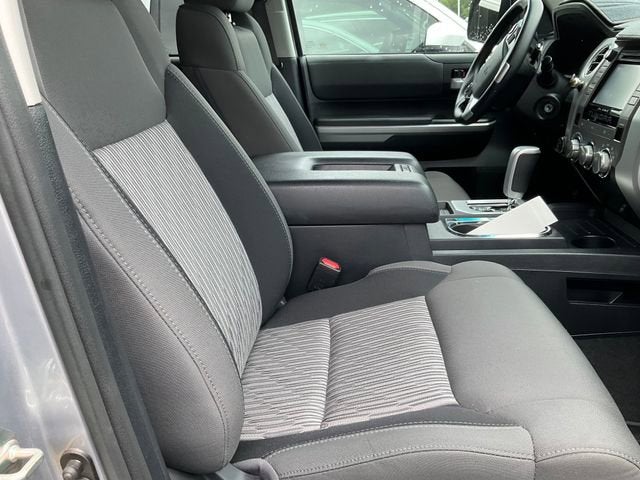 2017 Toyota Tundra SR5 5.7L V8