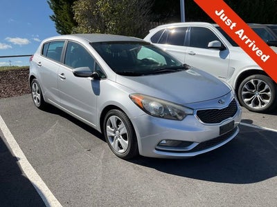 2016 Kia Forte 5-Door LX