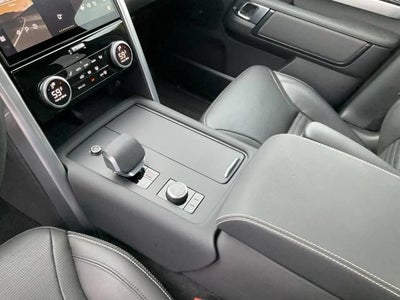 2025 Land Rover Discovery Dynamic SE