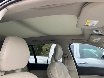 2020 Volvo XC90 T6 Momentum 6 Passenger
